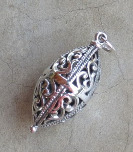 Silver Elliptical Ornate Pendant