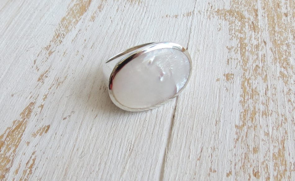 Sterling silver large oval Mother of pearl ring