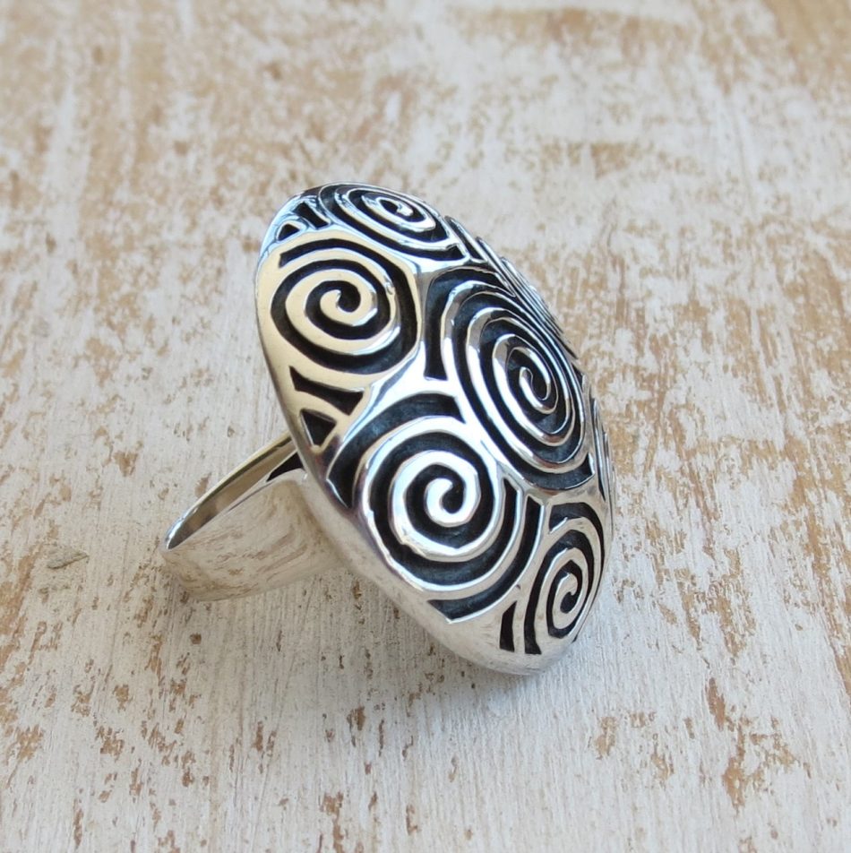 Sterling silver large spiraled dome ring - Image 2