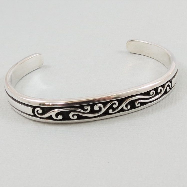 sterling silver swirl detail bangle
