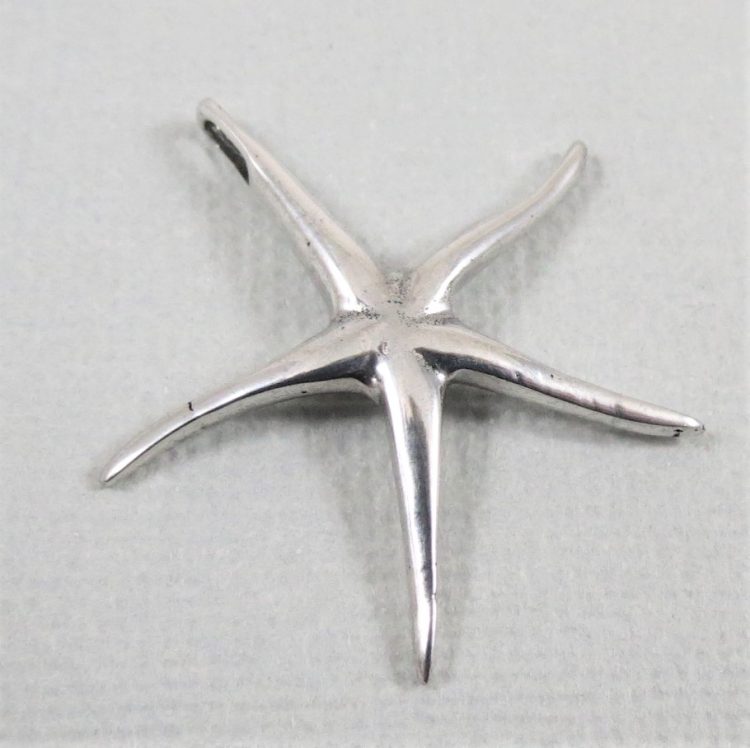 small starfish pendant