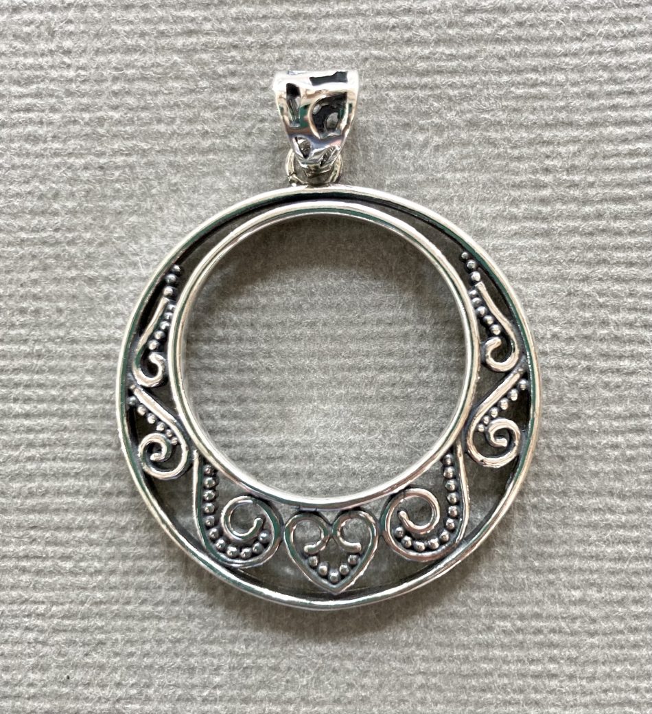 Sterling silver bohemian detailed pendant