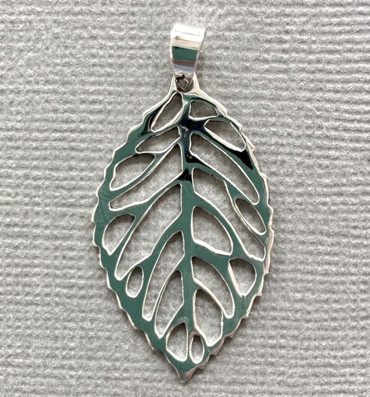 Sterling silver medium leaf pendant