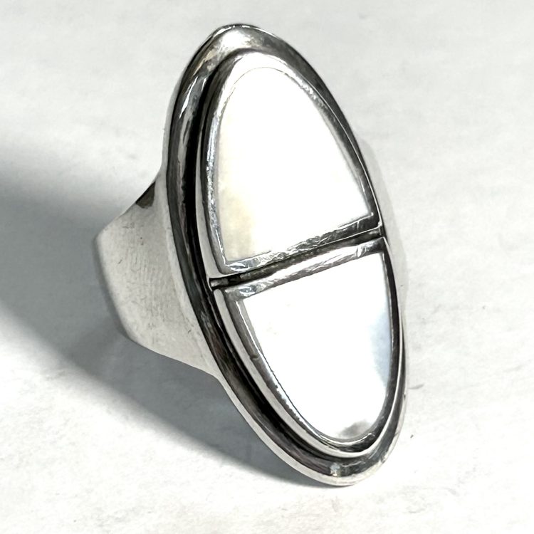 oval sterling silver and Mother of Pearl split ring