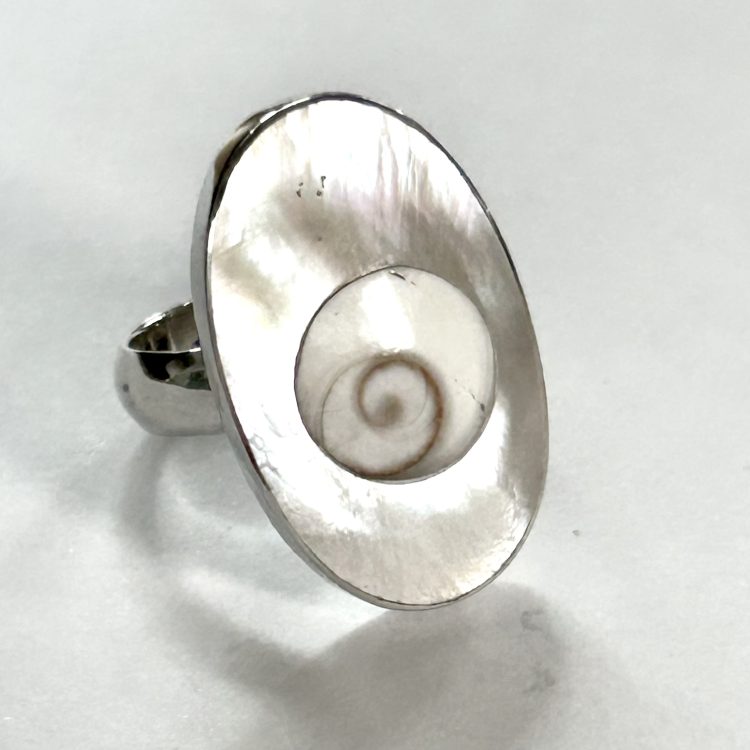 oval sterling silver and mother of pearl ring with shell spiral