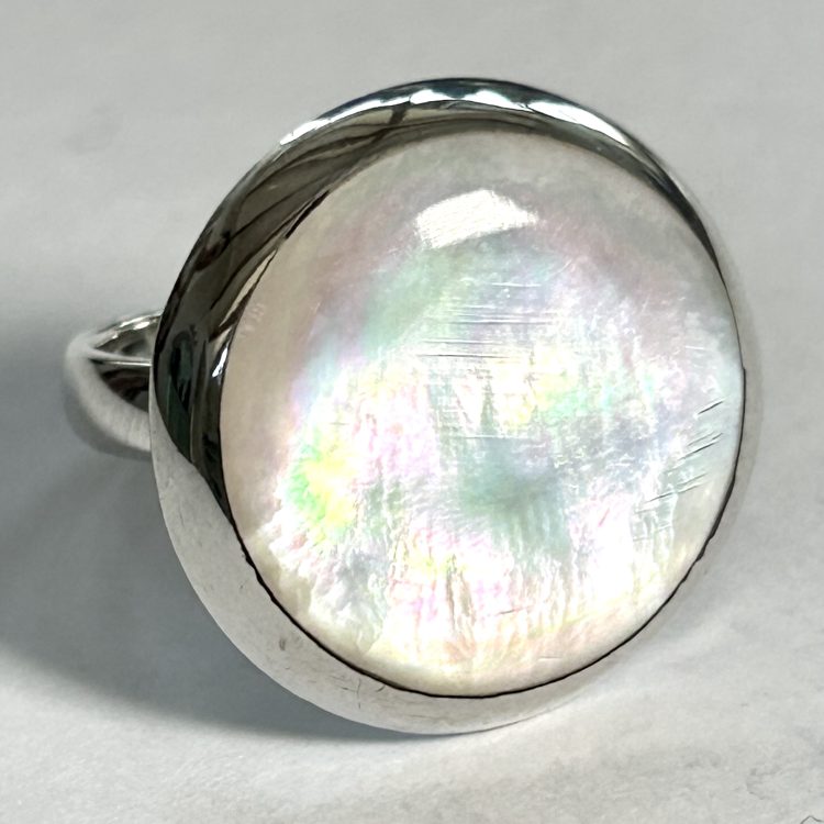 large round sterling silver and mother of pearl ring