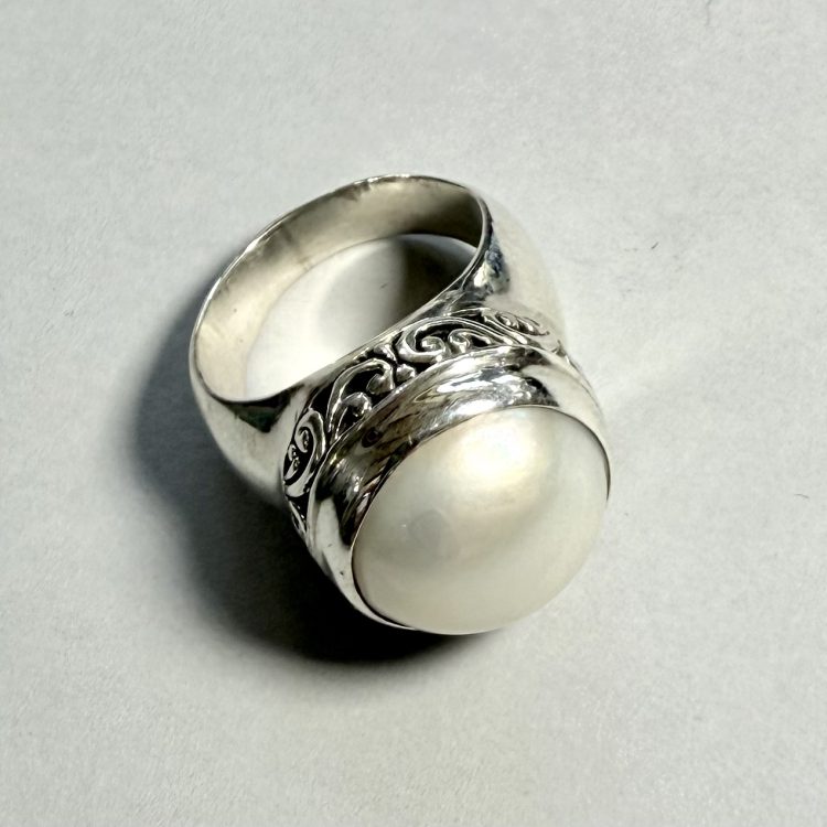 sterling silver detailed white pearl ring