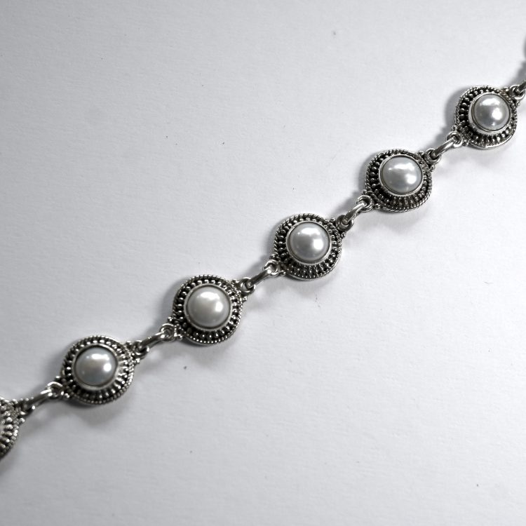 sterling silver dotted detail white pearl bracelet