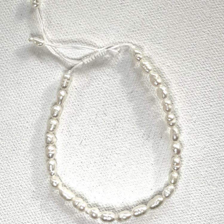 white pearl fashion bracelet