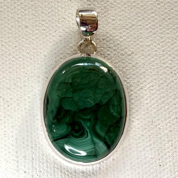 oval sterling silver and malachite pendant