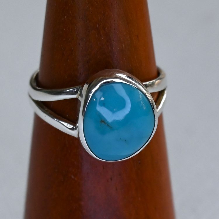 rounded sterling silver and turquoise ring