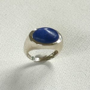 sterling silver and oval cabochon lapis lazuli ring