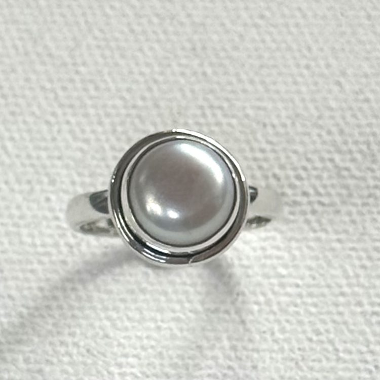 sterling silver and white pearl ring