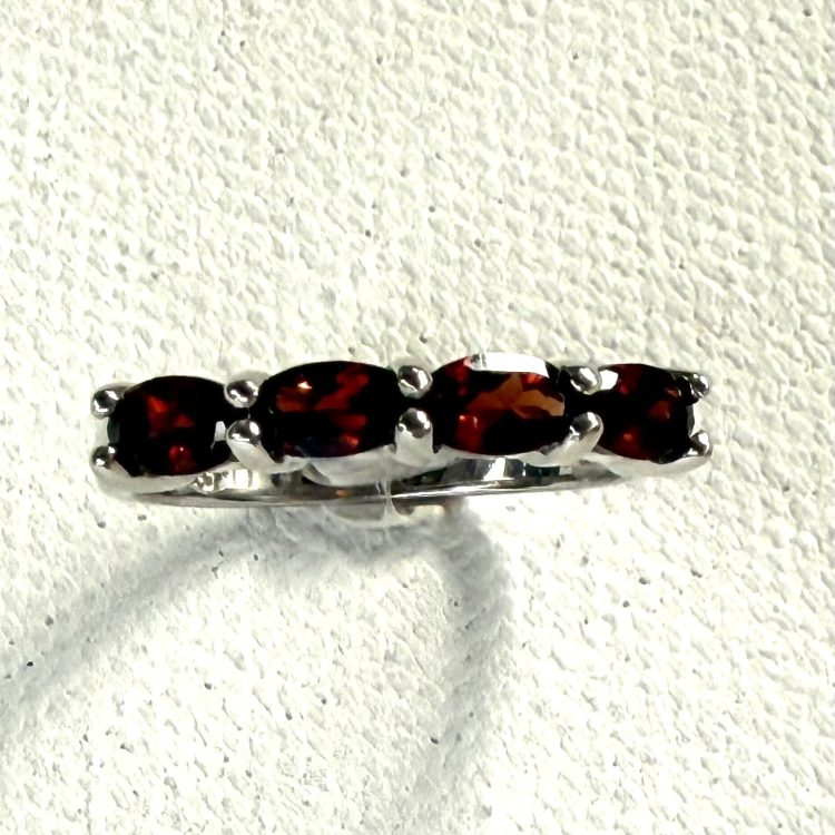 sterling silver 4 stone garnet ring