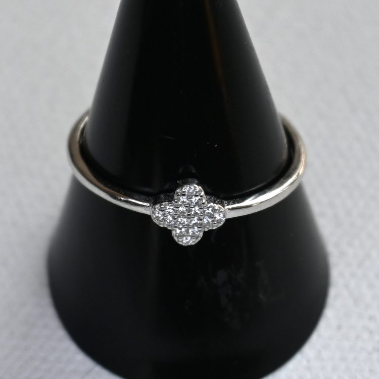 sterling silver and cubic zirconia clover stack ring