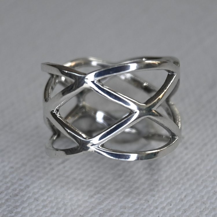 sterling silver criss cross pattern ring